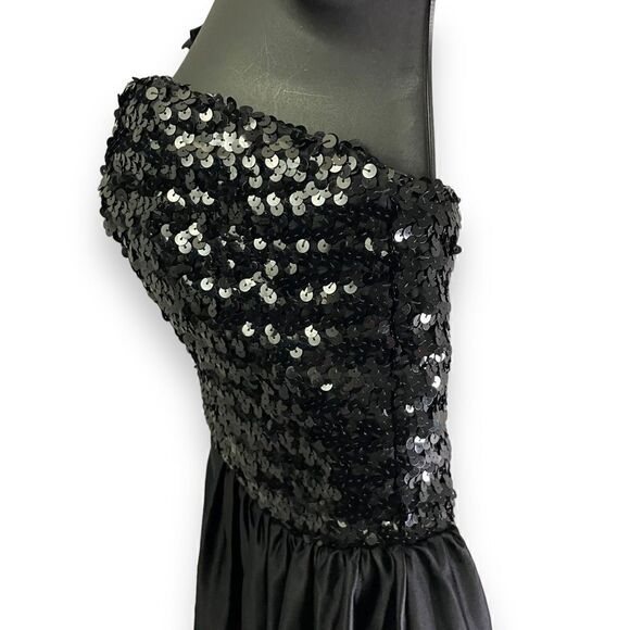 One Shoulder Black Vintage Sequin Gown Bow ILGWU Made 9 - Picture 4 of 14